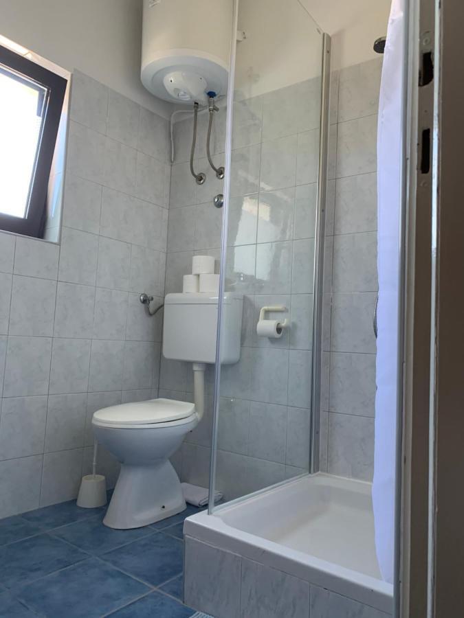 Apartments Ema Sali Exterior photo