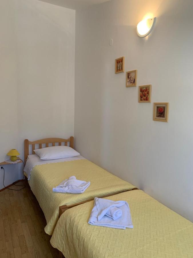 Apartments Ema Sali Exterior photo