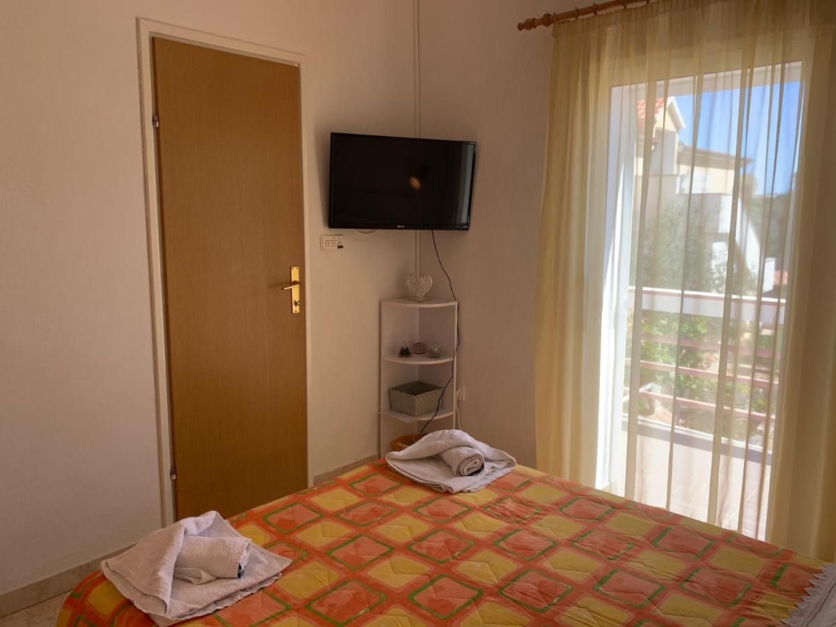 Apartments Ema Sali Exterior photo