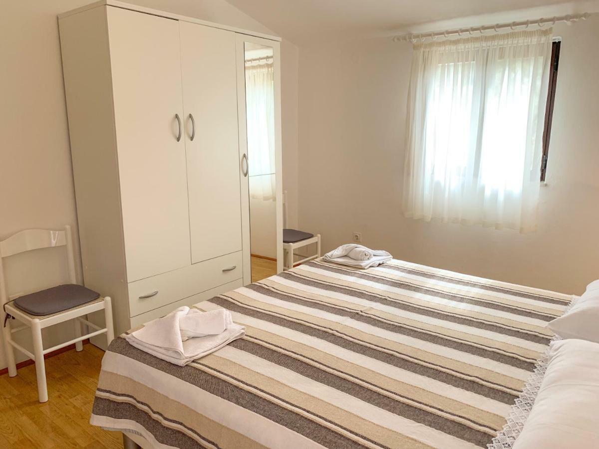 Apartments Ema Sali Exterior photo