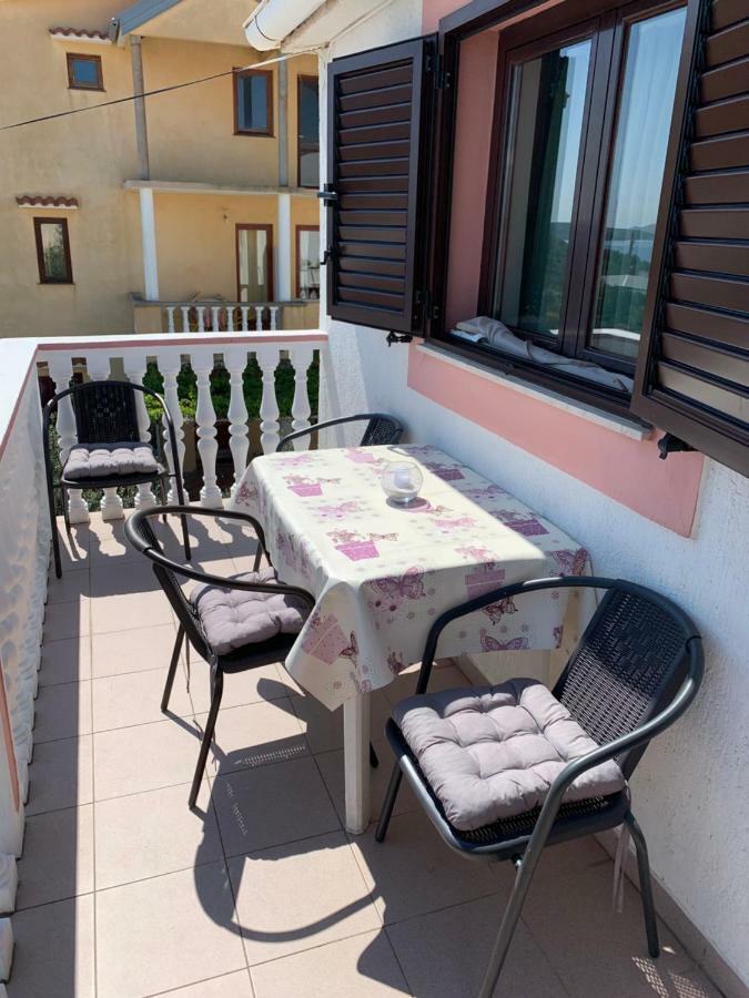 Apartments Ema Sali Exterior photo